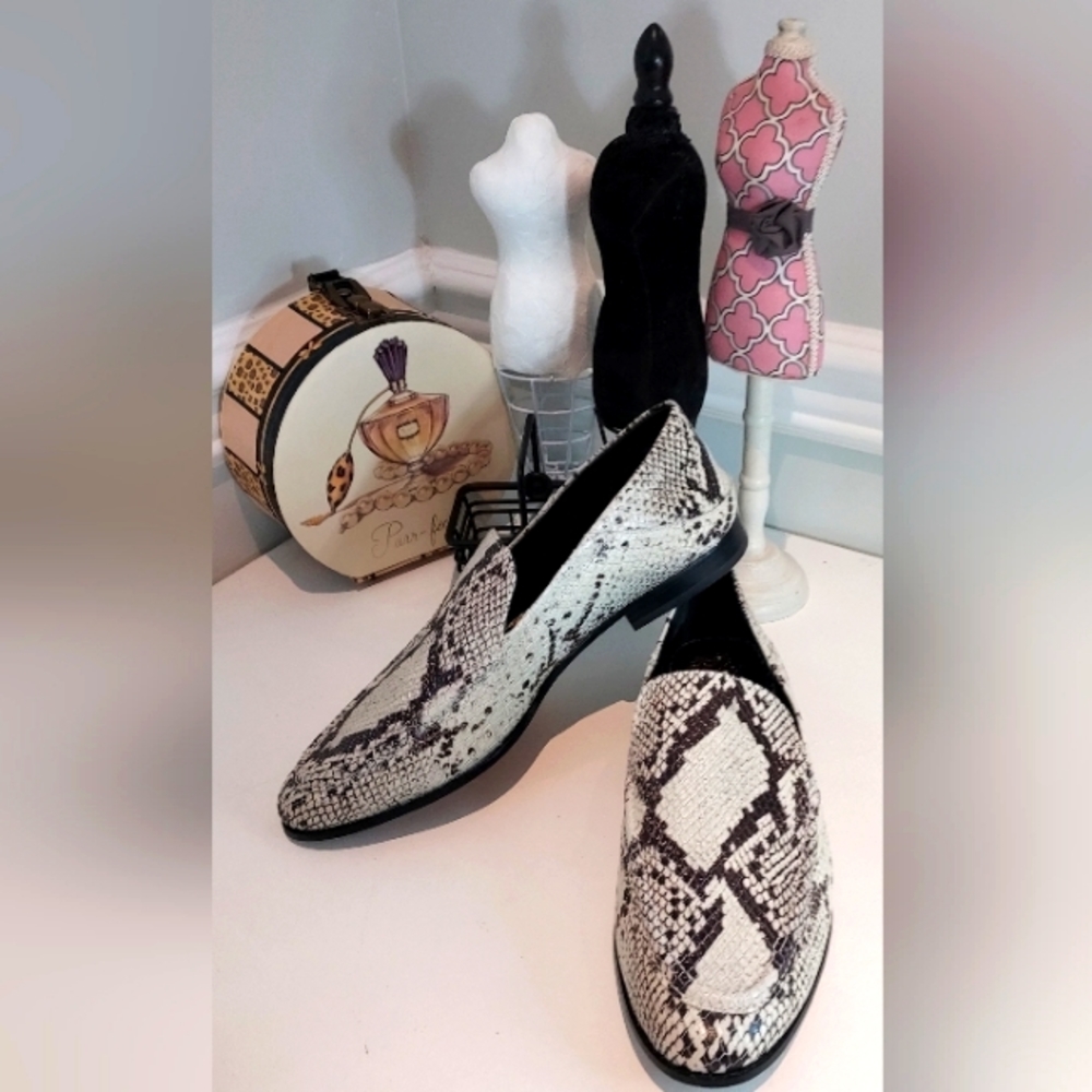 Vince Camuto Snake Print Leather Jendeya Loafer NWOB